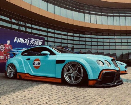 Airbft exhibition car joins hands with Manchester United to serve Gulf oil