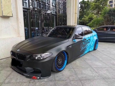 Low lying BMW 5 Series F18 stancenation charming posture