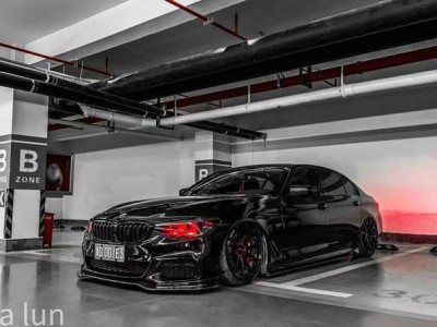 The black demon BMW G30 stancenation looks great