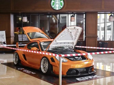 Orange Porsche 911 Stancenation new look