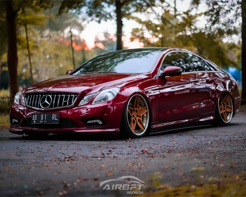 Red Mercedes-Benz C coupe W207 stancenation modification case
