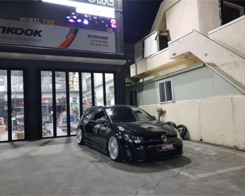 Black Samurai Volkswagen Golf MK7 stancenation cool posture