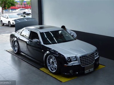Unique Design Chrysler300C Stancenation Enchants the Beauty of All Beings