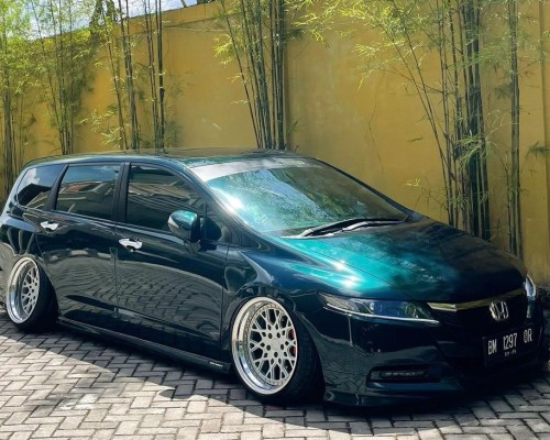 Embrace a new era of automotive transformation with the Honda Odyssey, as it joins forces with Stance Nation to redefine the art of customization.